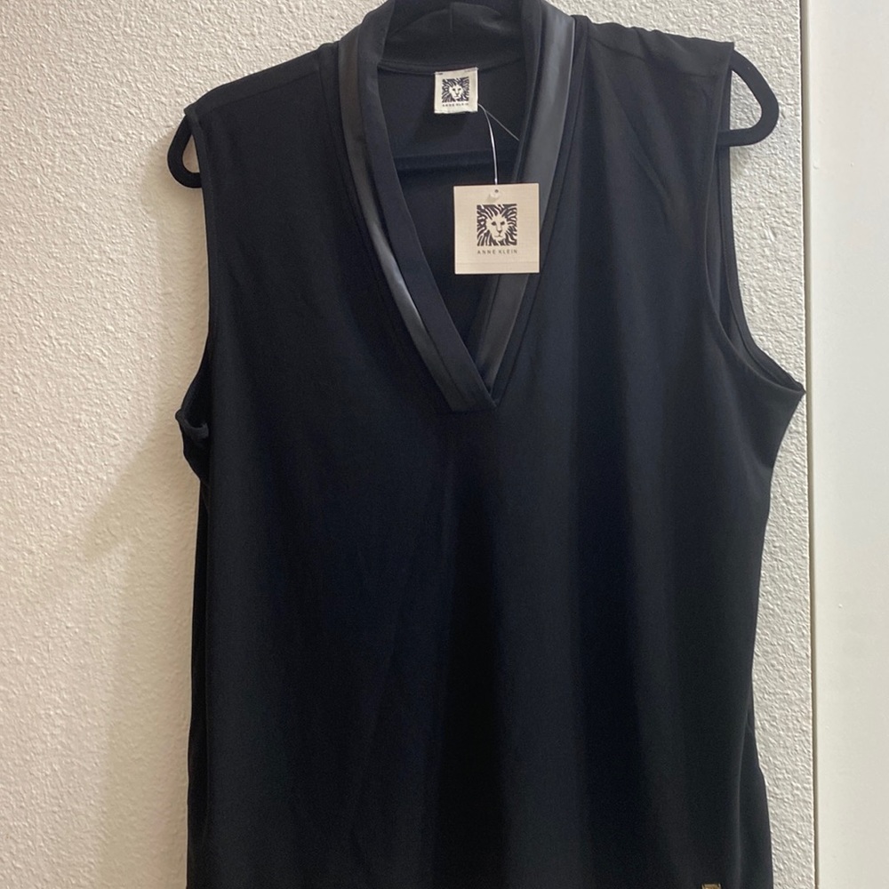 Brand New Anne Klein top!!!